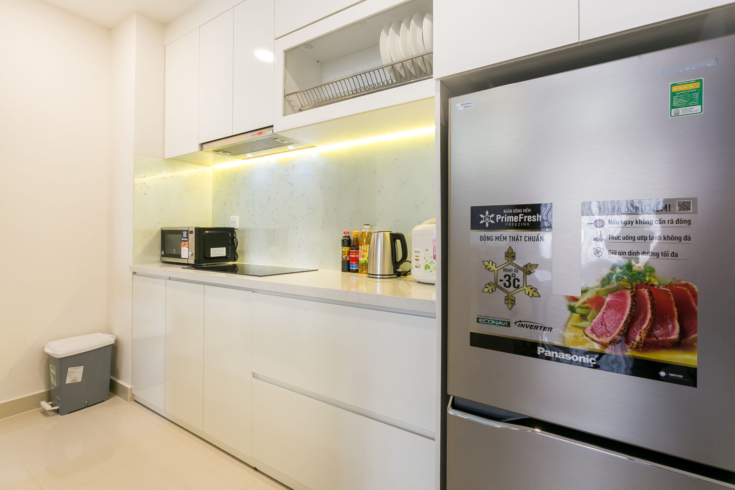 Khu bếp căn hộ 2 phòng ngủ RiverGate Residence Quận 4