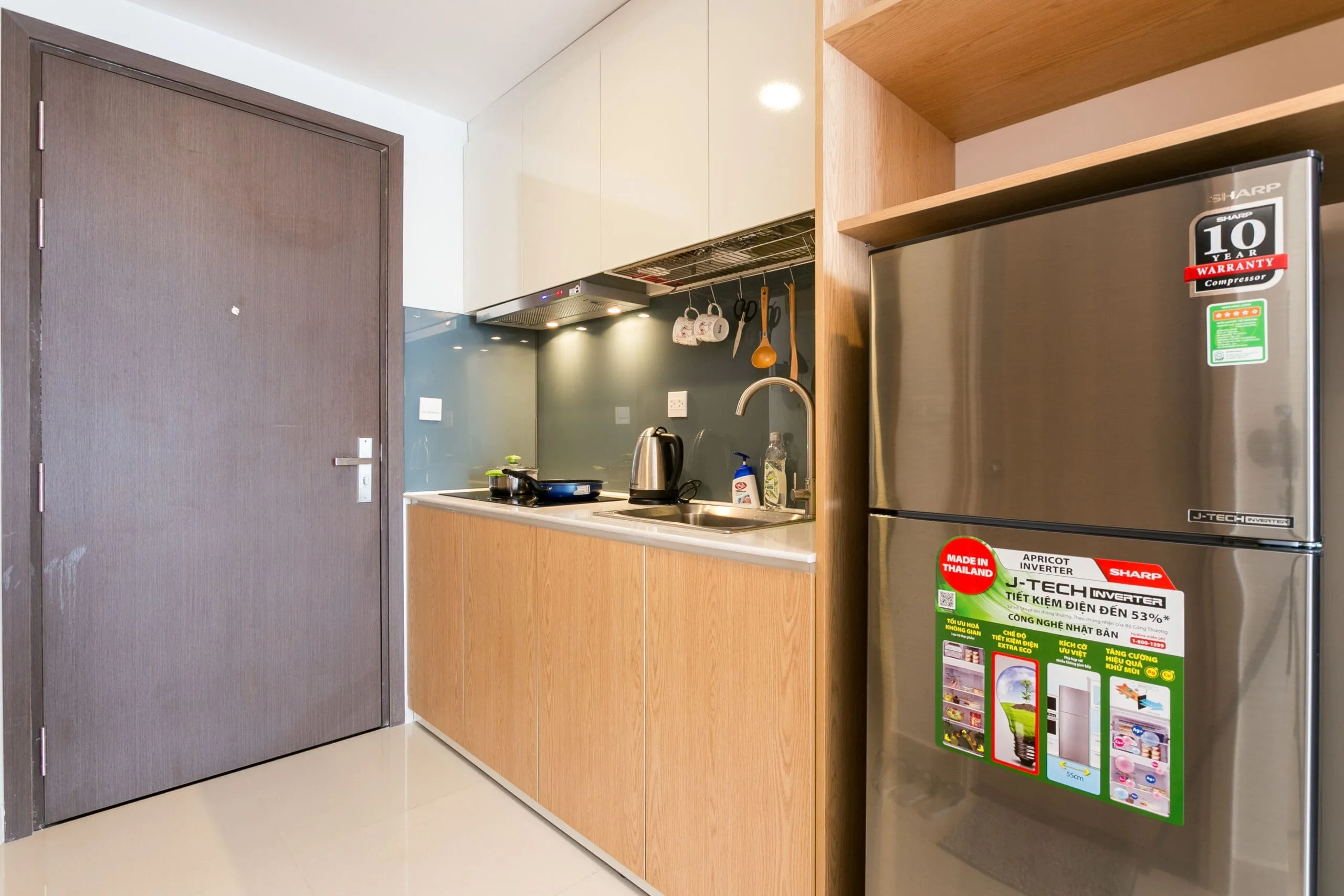 Lối vào khu bếp riêng của căn hộ Studio RiverGate Residence