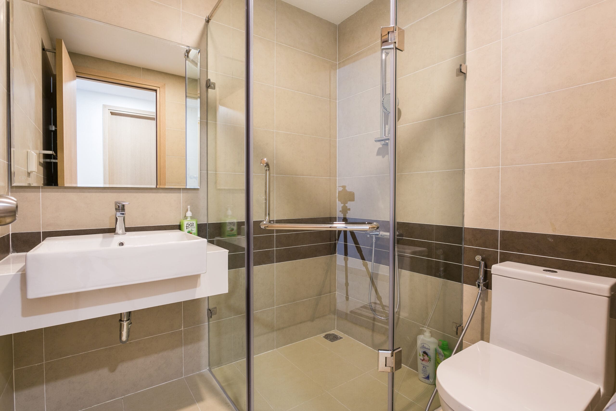 Phòng tắm 1 căn hộ 2 phòng ngủ RiverGate Residence