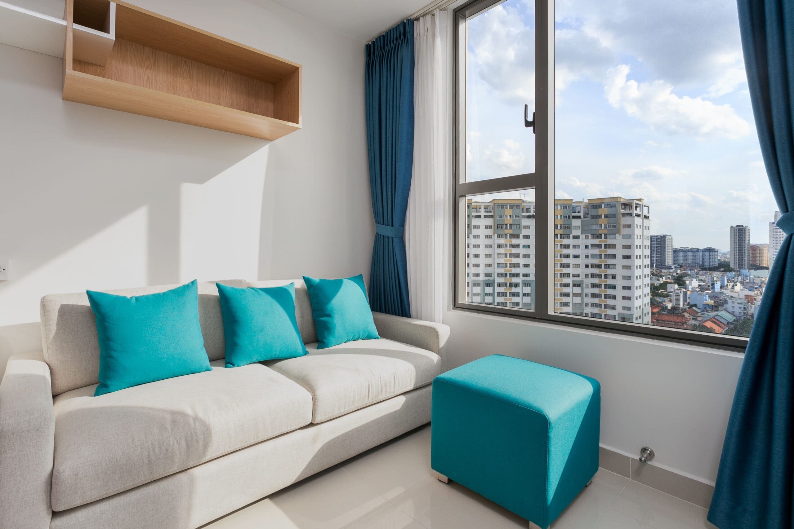 View thành phố từ cửa sổ căn hộ Studio RiverGate Residence