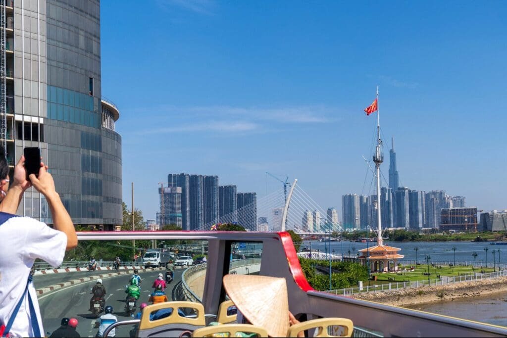 Xe buýt 2 tầng Sài Gòn hop-on hop-off tour