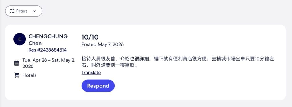 Đánh giá 10 trên 10 của khách lưu trú tại RiverGate Residence trên Expedia tháng 5 năm 2026 về dịch vụ đón tiếp và vị trí thuận tiện